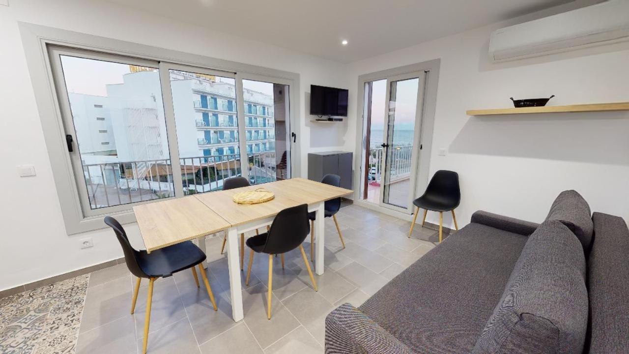 Atico Con Vista Mar. 50 M De La Playa - Casa Nova 13 Lejlighed Roses Eksteriør billede