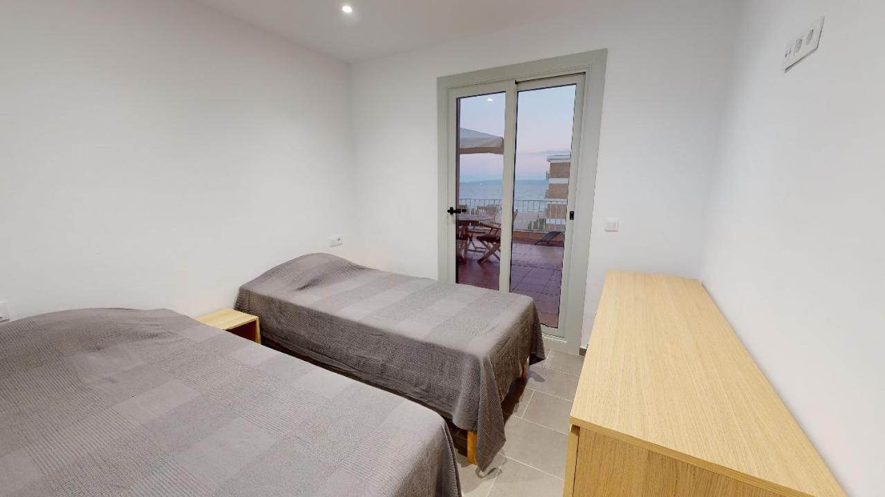 Atico Con Vista Mar. 50 M De La Playa - Casa Nova 13 Lejlighed Roses Eksteriør billede